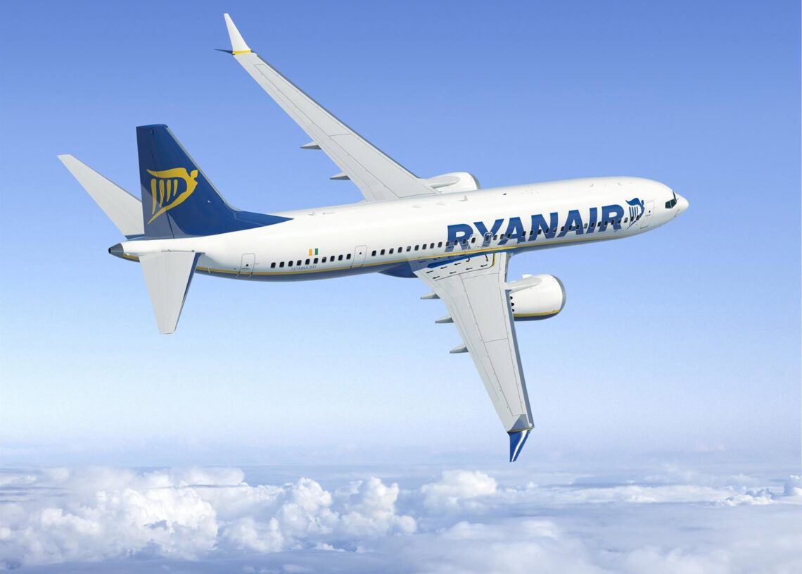 Archivo - Ryanair 737-MAX 8 ArtworkED TURNER / BOEING GRAPHIC - Archivo