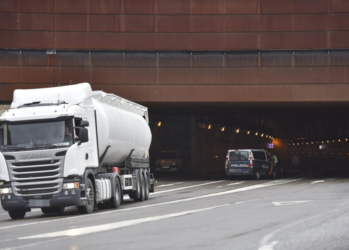 Archivo - Un camiónVerónica Lacasa - Europa Press - Archivo