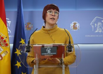 La diputada de Compromís, Àgueda Micó, durante una rueda de prensa en el Congreso de los Diputados, a 2 de diciembre de 2025, en Madrid (España).Alejandro Martínez Vélez - Europa Press