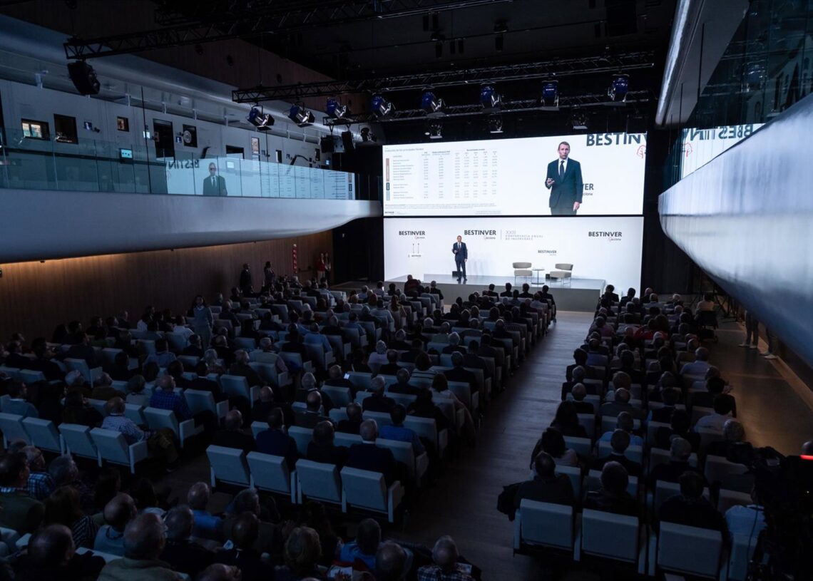 XXIV Conferencia Anual de Inversores de Bestinver en el Campus de Acciona, en Madrid (España).BESTINVER