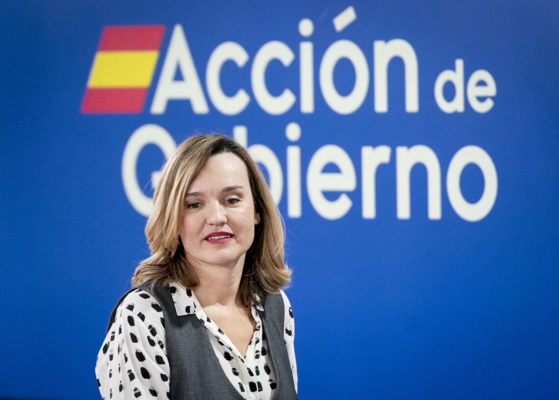 La ministra de Educación, Formación Profesional y Deportes y portavoz del Gobierno, Pilar Alegría, durante una rueda de prensa tras la reunión del Consejo de Ministros, en el Palacio de la Moncloa, a 9 de diciembre de 2025, en Madrid (España). A. Pérez Meca - Europa Press