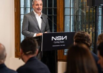Collboni en la presentación del NSN Cycling TeamAYUNTAMIENTO DE BARCELONA