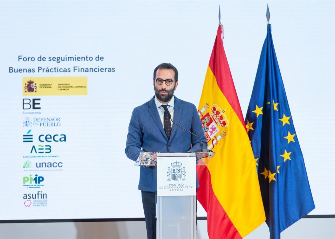 Archivo - El ministro de Economía, Comercio y Empresa, Carlos Cuerpo, ofrece una rueda de prensa, en la sede del Ministerio, a 15 de julio de 2024, en Madrid (España).Gustavo Valiente - Europa Press - Archivo