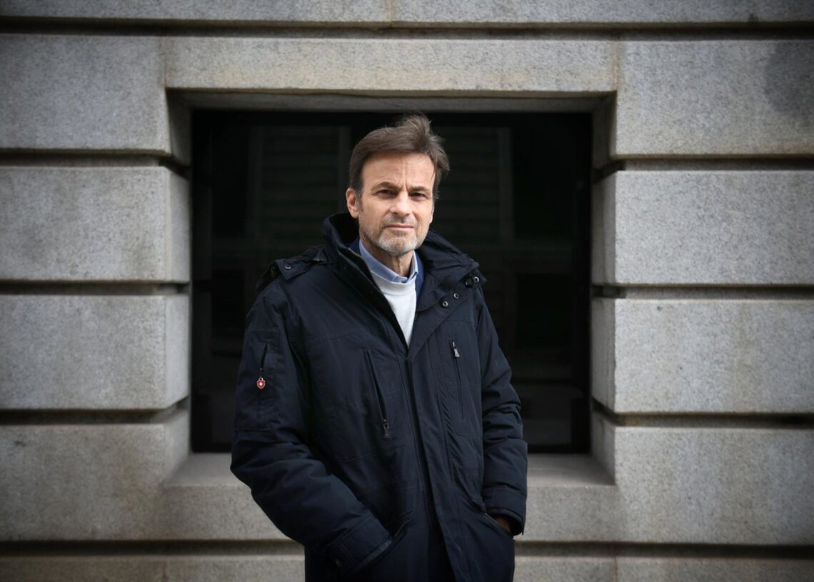 Archivo - El eurodiputado y dirigente de los Comunes, Jaume Asens, posa durante una entrevista con Europa Press tras la reciente presentación en Madrid de su libro 'Los años irrecuperables', publicado por la editorial 'Península'.FERNANDO SÁNCHEZ-EUROPA PRESS - Archivo