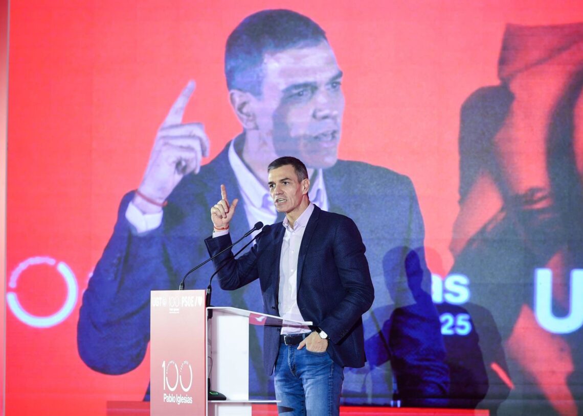 El presidente del Gobierno y secretario general del PSOE, Pedro Sánchez, interviene durante el acto conmemorativo por el centenario de la muerte de Pablo Iglesias Posse, en la sede de UGT.Gustavo Valiente - Europa Press