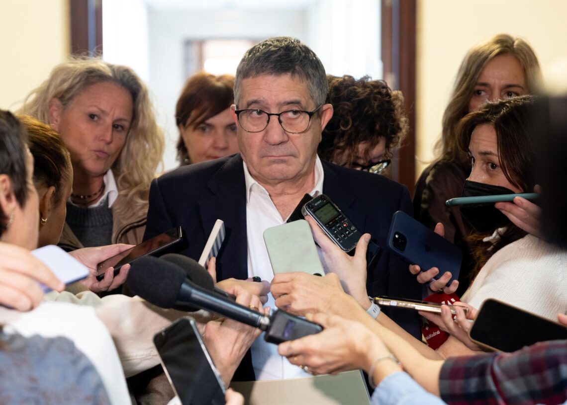 El portavoz del PSOE en el Congreso, Patxi López, atiende a los mediosEduardo Parra - Europa Press