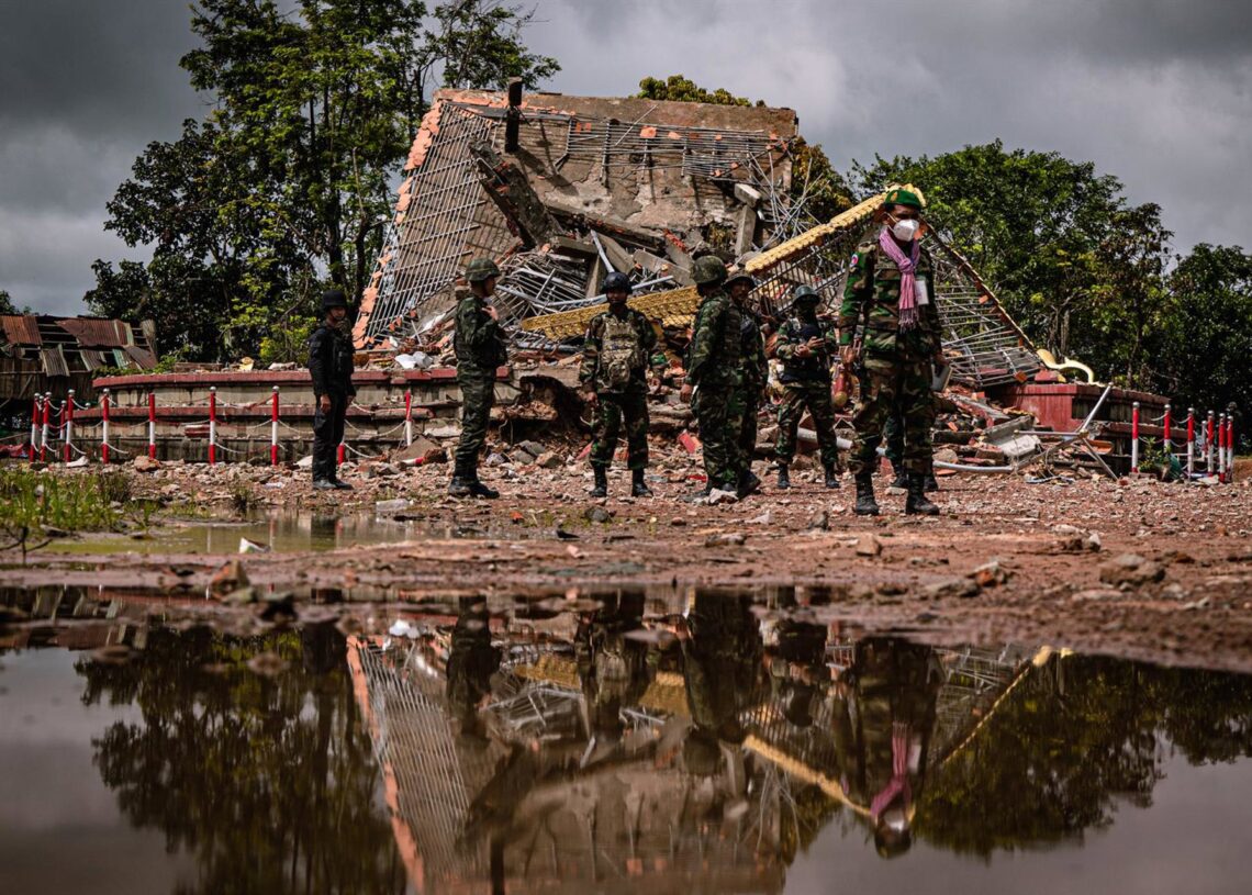 Archivo - Imagen de archivo de soldados en la frontera entre Tailandia y Camboya.Europa Press/Contacto/Wissarut Weerasopon