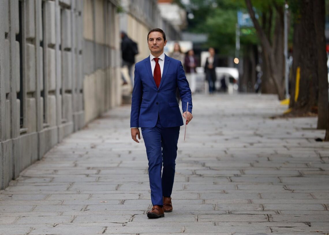 Archivo - El exsecretario General del PSOE Madrid, Juan Lobato Alejandro Martínez Vélez - Europa Press - Archivo