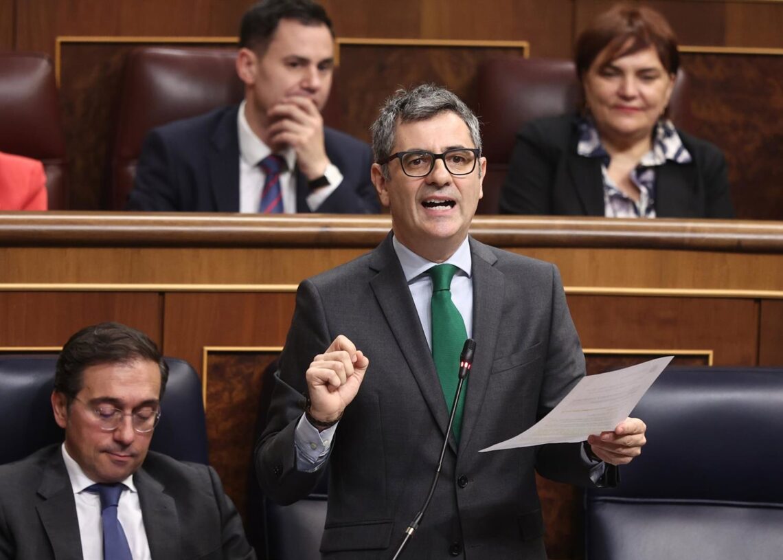El ministro de la Presidencia, Justicia y Relaciones con las Cortes, Félix Bolaños, interviene durante una sesión de control al Gobierno, en el Congreso de los Diputados, a 10 de diciembre de 2025, en Madrid (España). Eduardo Parra - Europa Press