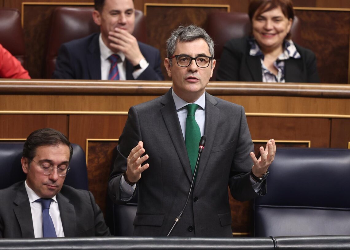 El ministro de la Presidencia, Justicia y Relaciones con las Cortes, Félix Bolaños, interviene durante una sesión de control al Gobierno, en el Congreso de los Diputados, a 10 de diciembre de 2025, en Madrid (España). Eduardo Parra - Europa Press