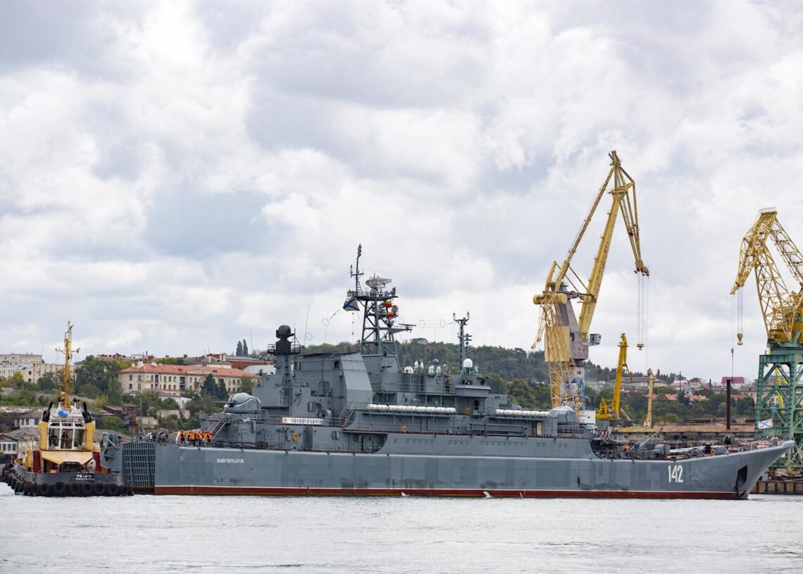 Archivo - Buque ruso en el puerto de Sebastopol, en una imagen de archivo.Europa Press/Contacto/Katrina Kochneva - Archivo