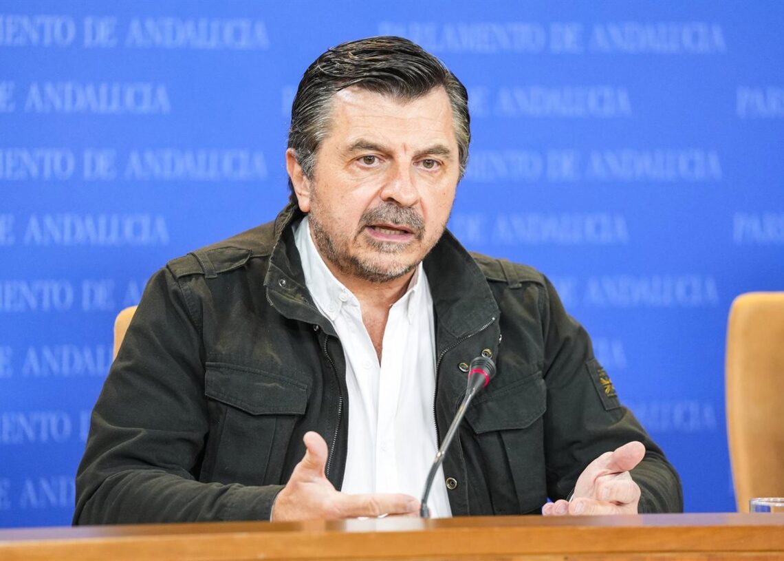 El portavoz del Grupo Parlamentario Popular, Toni Martín, este miércoles en rueda de prensa.Joaquin Corchero - Europa Press