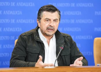 El portavoz del Grupo Parlamentario Popular, Toni Martín, este miércoles en rueda de prensa.Joaquin Corchero - Europa Press