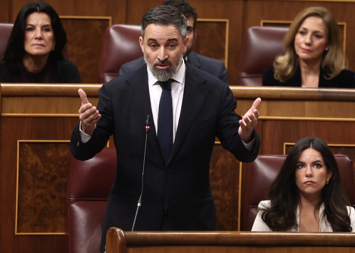 El presidente de Vox, Santiago Abascal, interviene durante una sesión de control al Gobierno, en el Congreso de los Diputados, a 10 de diciembre de 2025, en Madrid (España). Eduardo Parra - Europa Press