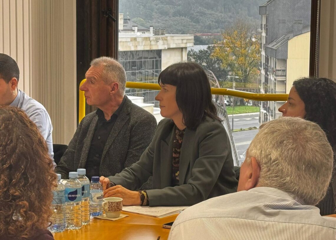 La portavoz nacional del BNG, Ana Pontón, se reúne con el vicerrector del campus universitario de Ourense, Francisco Rodríguez, para abordar la situación actual del campusEUROPAPRESS