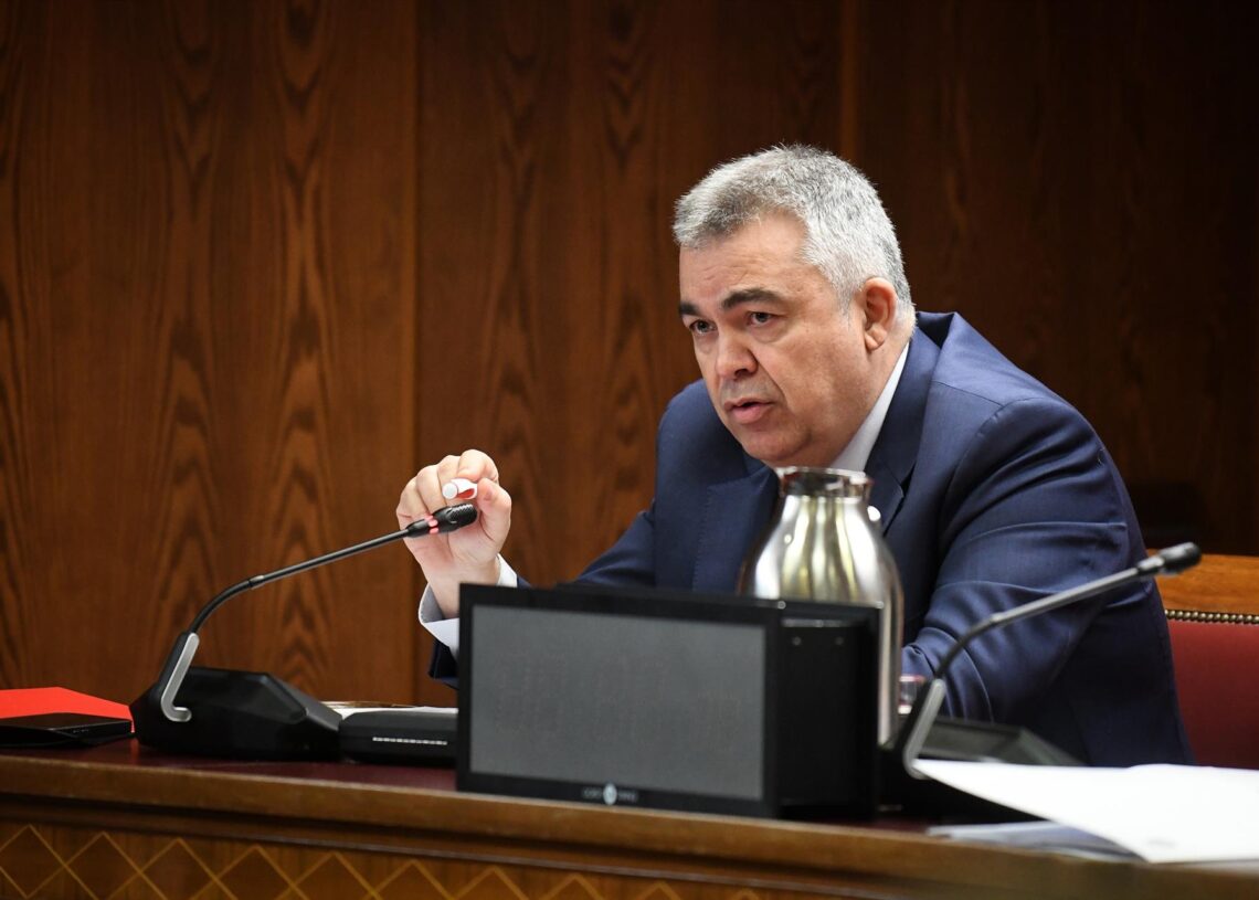 Archivo - El diputado del PSOE, Santos Cerdán, comparece durante la Comisión de Investigación sobre los contratos públicos realizados durante la pandemia de covid-19, en el Senado, a 30 de abril de 2024, en Madrid (España). Fernando Sánchez - Europa Press - Archivo