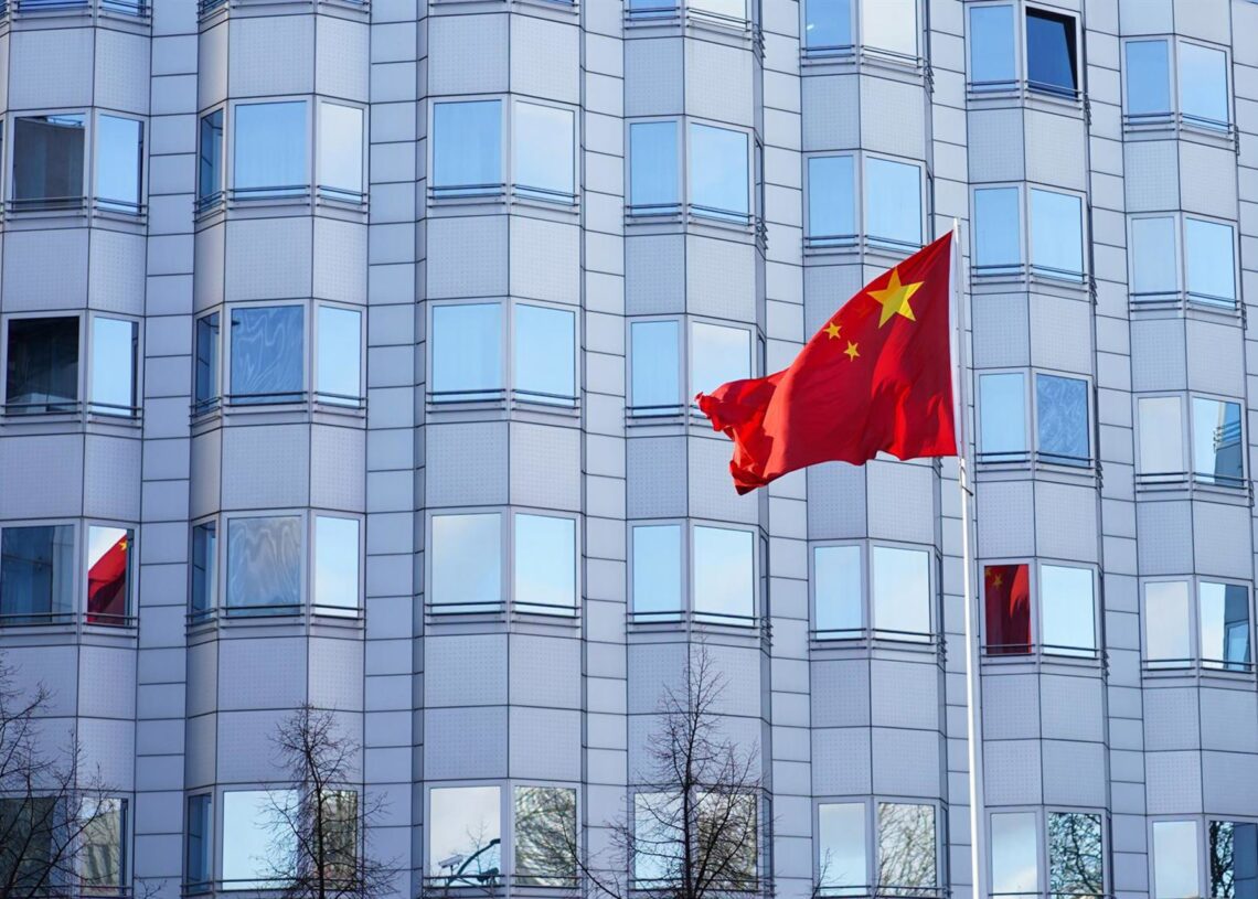 Archivo - Imagen de recurso de una bandera de China.Jörg Carstensen/dpa - Archivo