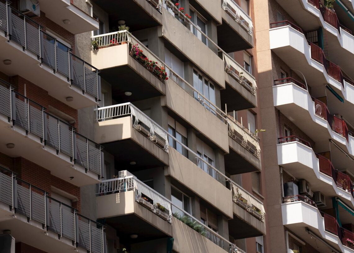 Archivo - Vivienda, edificios, compraventa. EUROPA PRESS - Archivo