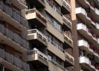 Archivo - Vivienda, edificios, compraventa. EUROPA PRESS - Archivo