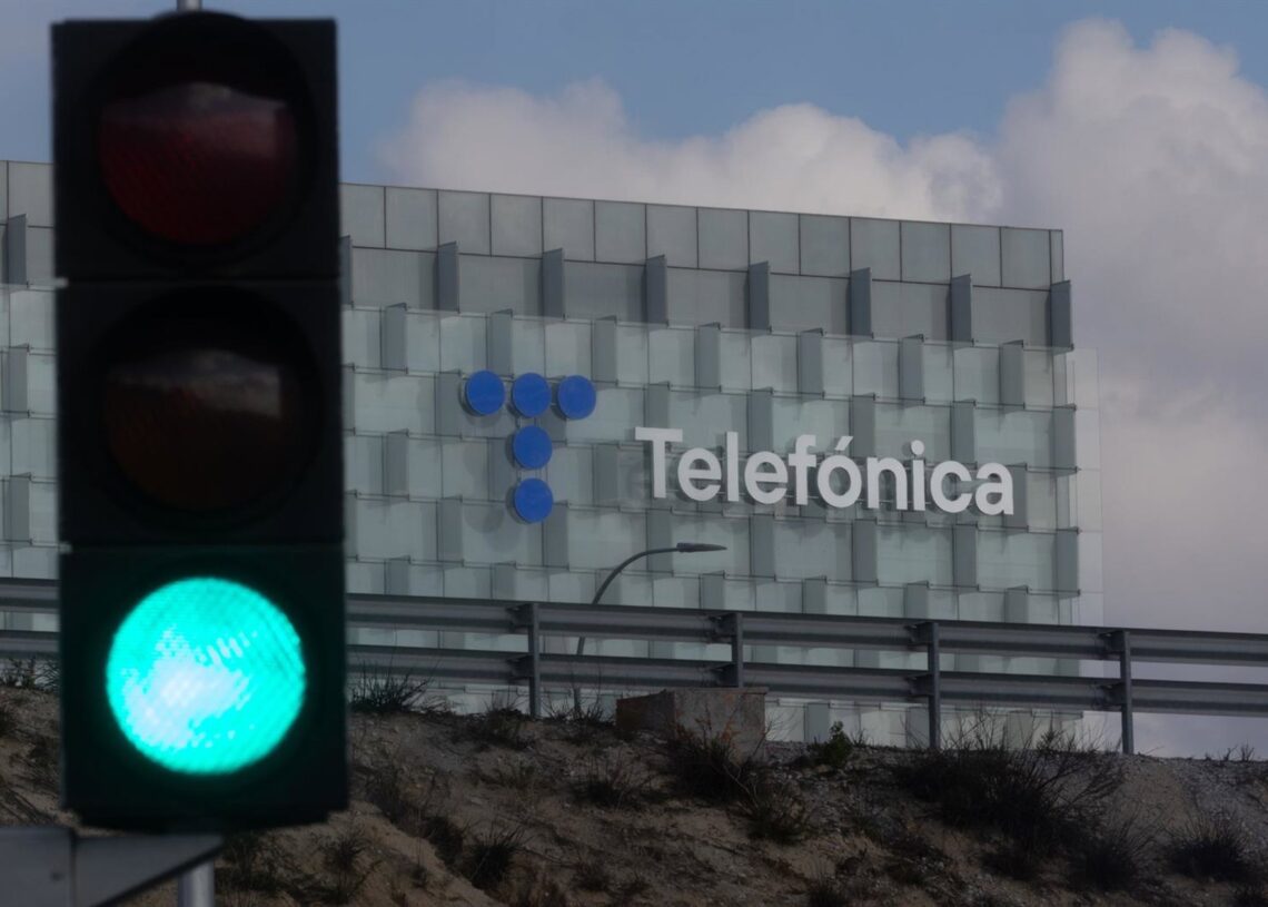 Archivo - Fachada de la sede de Telefónica, a 7 de noviembre de 2024, en Madrid (España).Eduardo Parra - Europa Press - Archivo