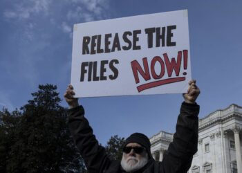 Imagen de archivo de una manifestación a favor de la publicación de los archivos de Epstein frente al Capitolio de EEUUEuropa Press/Contacto/Mehmet Eser