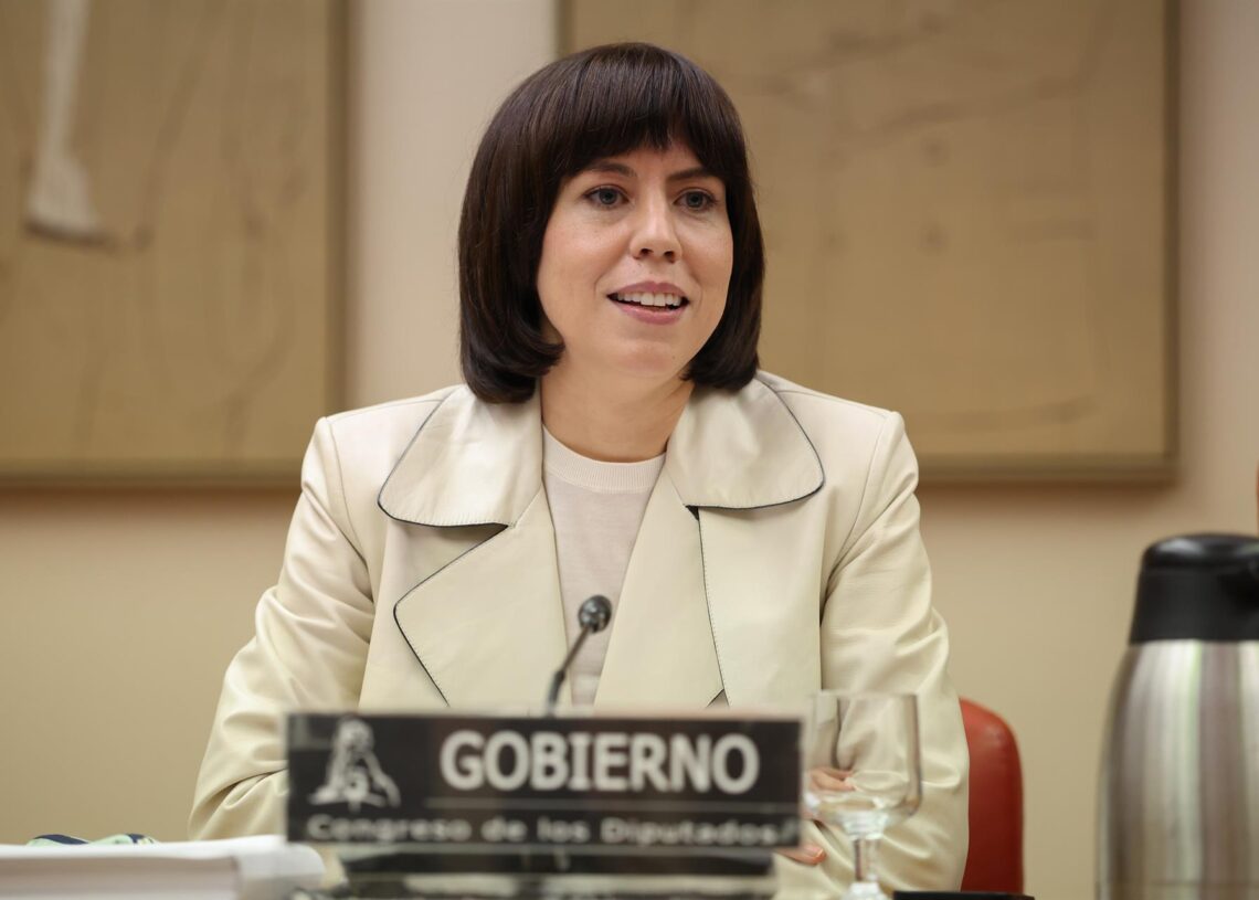 La ministra de Ciencia, Innovación y Universidades, Diana Morant, comparece ante la Comisión de Ciencia, Innovación y Universidades, en el Congreso de los Diputados, a 10 de diciembre de 2025, en Madrid (España).Alejandro Martínez Vélez - Europa Press