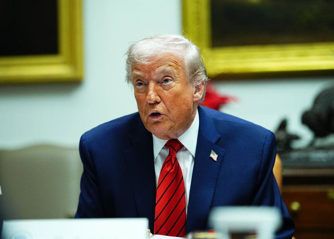 El presidente de EEUU, Donald Trump, en declaraciones a los medios desde la Casa BlancaEuropa Press/Contacto/Aaron Schwartz - Pool via CN