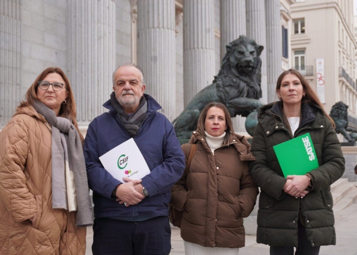 Archivo - Los sindicatos elevan a Sánchez su conflicto con Sanidad por su "irresponsabilidad" en la negociación del Estatuto MarcoCSIF - Archivo