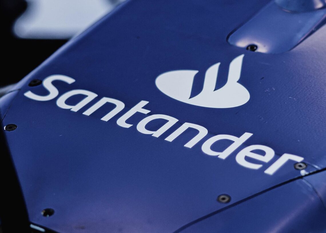 Archivo - El logo de Banco Santander, en el coche de Williams Raicng de F1.SANTANDER - Archivo