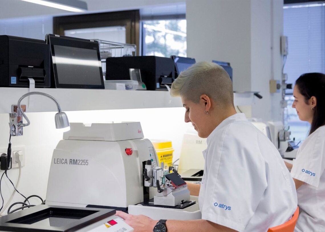 Atrys gestionará el servicio de Anatomía Patológica de tres centros de Vithas en CataluñaATRYS