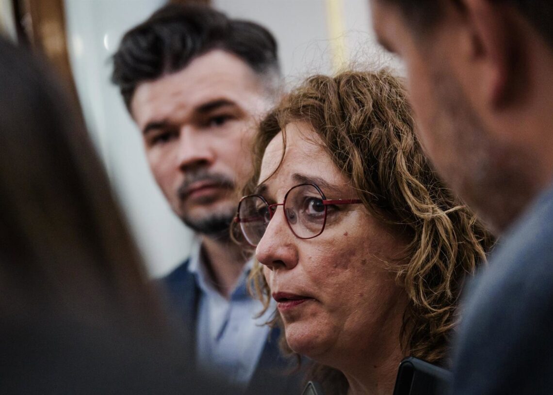 Archivo - La diputada de ERC Inés Granollers atiende a los medios.Carlos Luján - Europa Press - Archivo