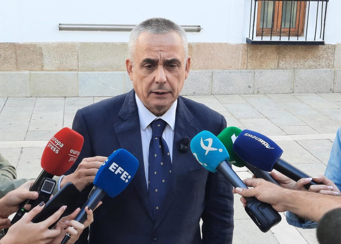 Archivo - Imagen de archivo del senador y cabeza de lista de Vox por la provincia de Badajoz en las elecciones autonómicas de Extremadura del 21D, Ángel Pelayo GordilloEUROPA PRESS - Archivo