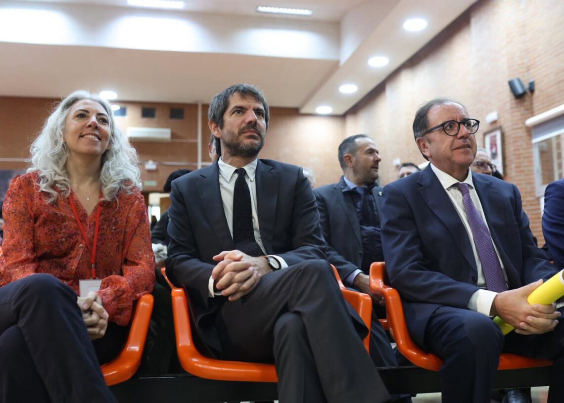 El Secretario General de Instituciones Penitenciarias, Ángel Luis Ortiz, y el ministro de Cultura, Ernest Urtasun, presentan un acuerdo para el desarrollo de un Programa de Intervención Cultural en los centros penitenciariosAlejandro Martínez Vélez - Europa Press