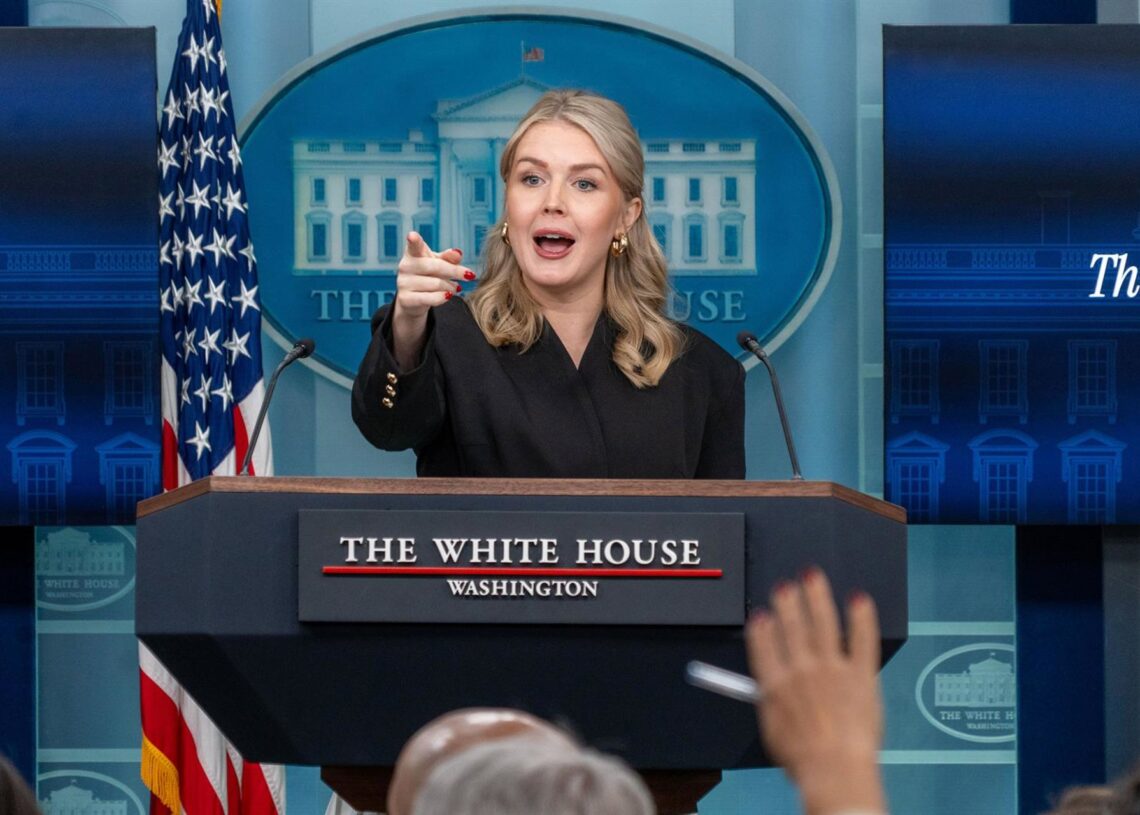 La portavoz de la Casa Blanca, Karoline Leavitt, en rueda de prensaEuropa Press/Contacto/Li Yuanqing