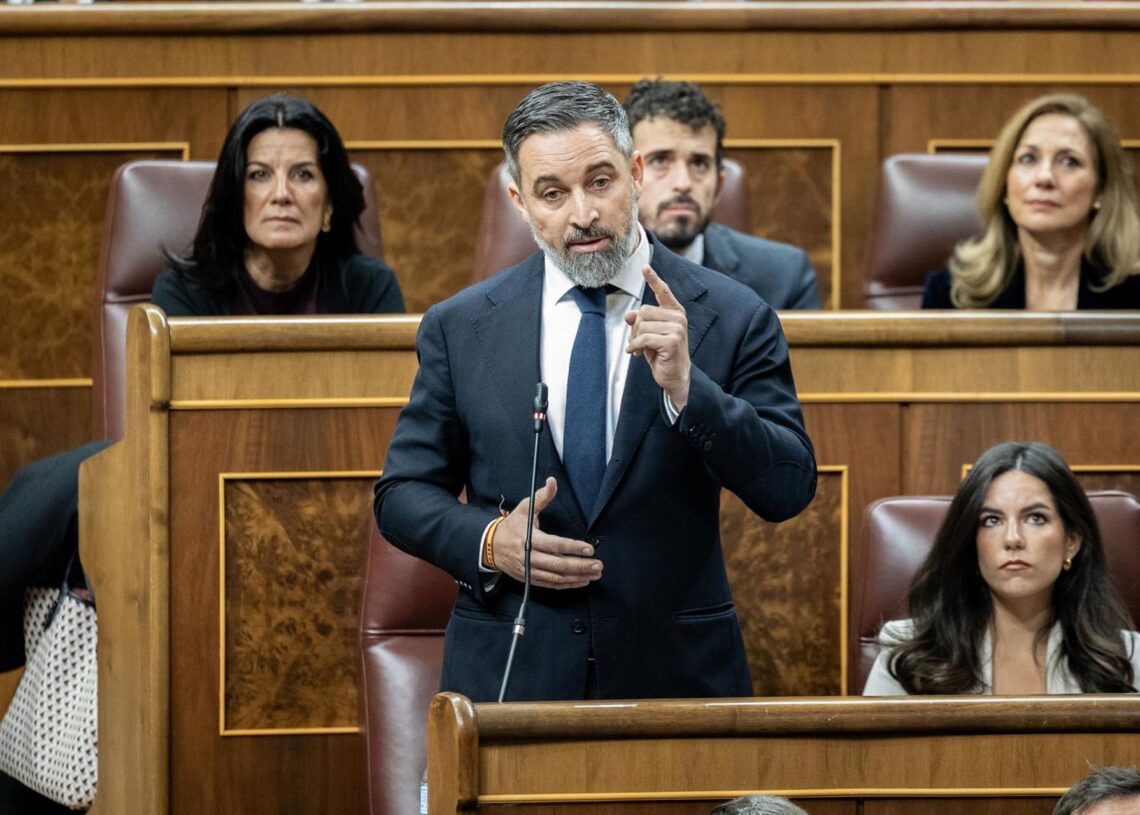 El presidente de Vox, Santiago Abascal, interviene durante una sesión de control al Gobierno, en el Congreso de los Diputados, a 10 de diciembre de 2025, en Madrid (España). Ananda Manjón - Europa Press