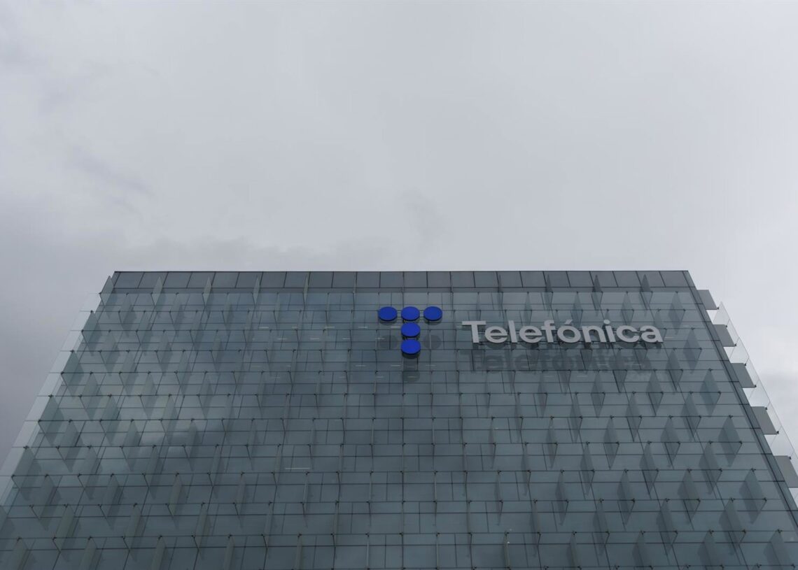 Archivo - Fachada de la sede de Telefónica, a 6 de marzo de 2023, en Madrid (España). Eduardo Parra - Europa Press - Archivo