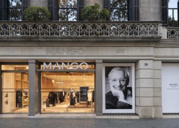 Homenaje a Isak Andic en la tienda de Mango en Barcelona.MANGO