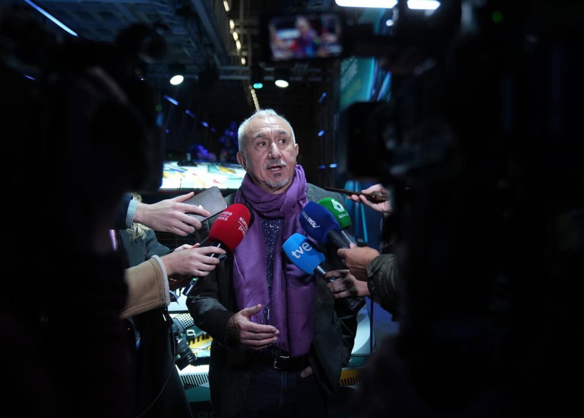 El secretario general de UGT, Pepe Álvarez, atiende a los medios durante la inauguración de la planta de ensamblaje de baterías de Seat y Cupra.David Zorrakino - Europa Press