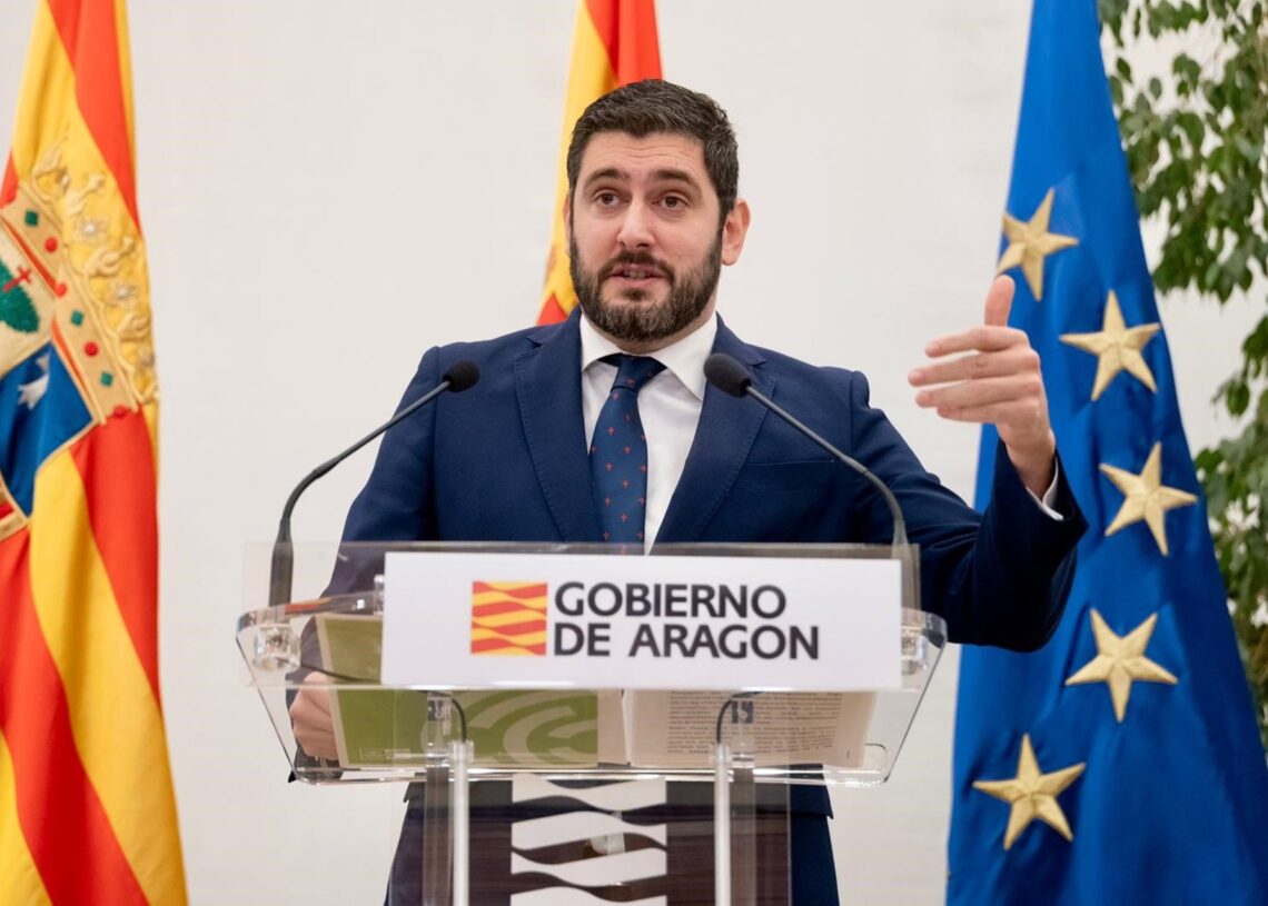 El portavoz de Vox en las Cortes de Aragón, Alejandro Nolasco, comparece tras la segunda reunión con el presidente para abordar un posible acuerdo presupuestario para la comunidad autónoma.GOBIERNO DE ARAGÓN