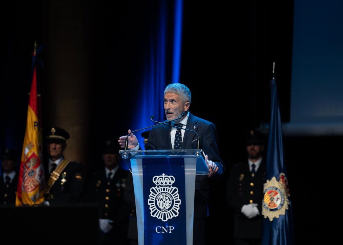Archivo - El ministro de Interior, Fernando Grande-Marlaska, interviene durante un acto por el Día de la Policía NacionalDavid Zorrakino - Europa Press - Archivo