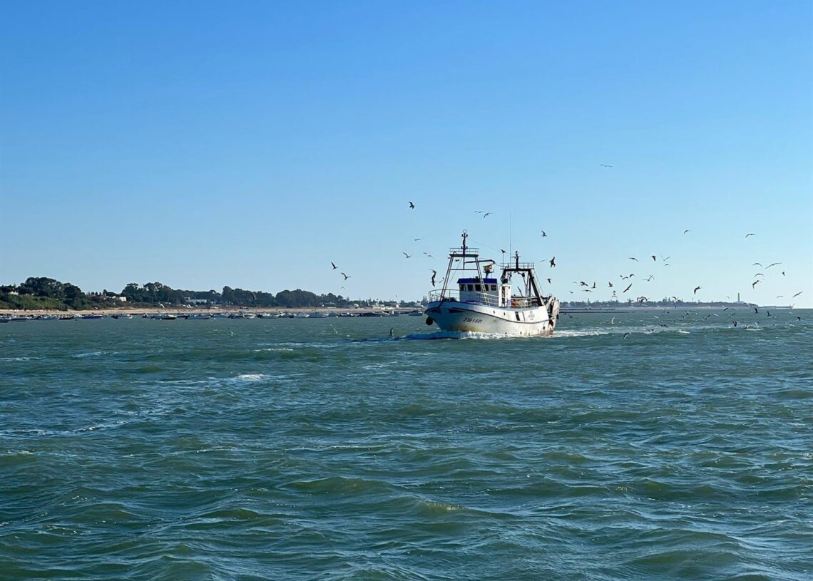 Archivo - Barco pesquero.CEPESCA - Archivo
