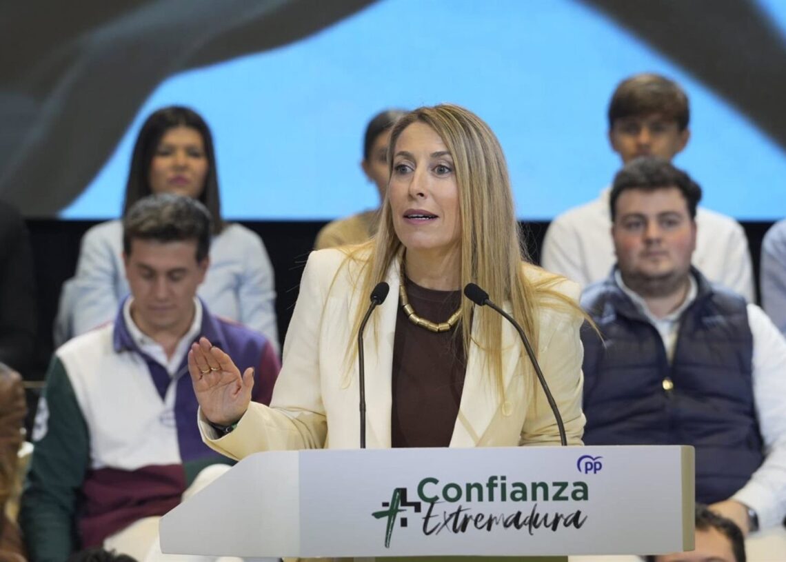 La presidenta de la Junta de Extremadura y candidata a la reelección en las elecciones del 21 de diciembre, María Guardiola, en un acto electoral en Navalmoral de la MataCARLOS CRIADO/ EUROPA PRESS