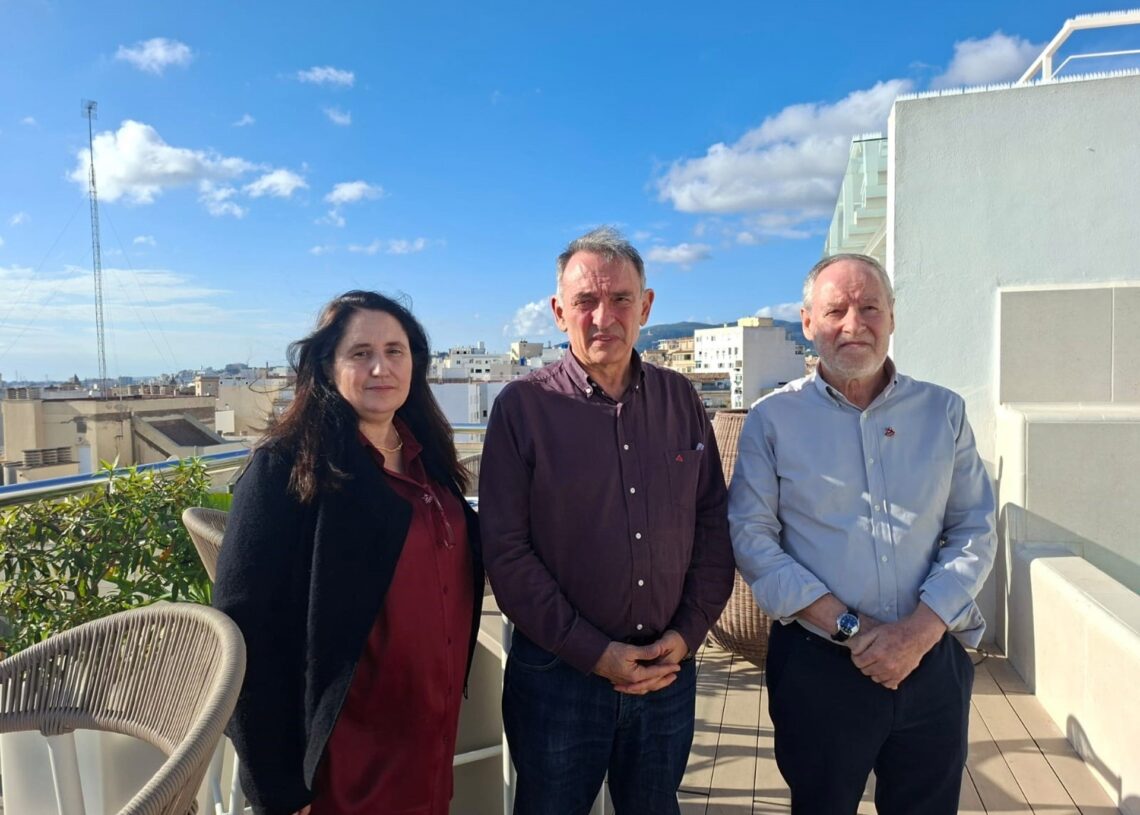 (I-D) La Coordinadora De Esquerra Unida Mallorca, Ana Ordoñez; El Secretario General Del PCE, Portavoz Adjunto De Sumar Y Portavoz De Izquierda Unida En El Congreso, Enrique Santiago, Y El Miembro Del Secretariado Dle PCIB-PCE Alberto AguileraEUROPA PRESS