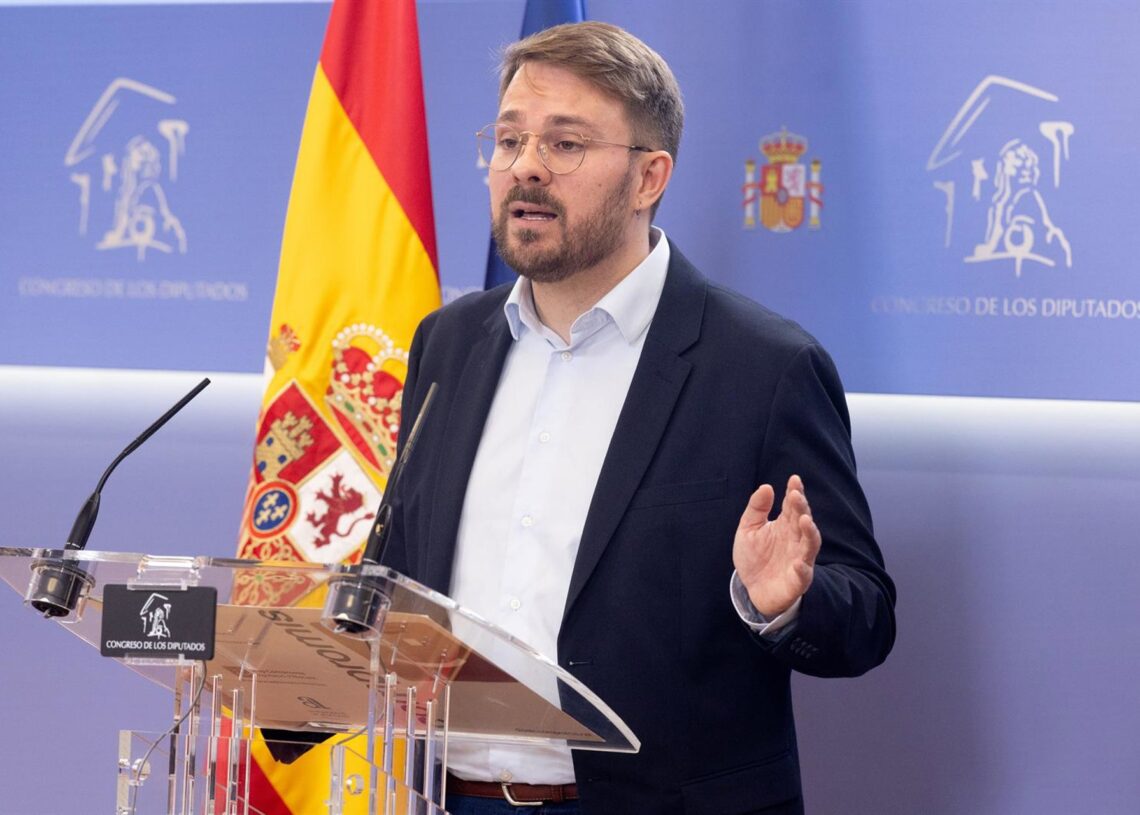 El diputado Alberto Ibáñez durante una rueda de prensa, en el Congreso de los Diputados, a 9 de diciembre de 2025, en Madrid (España).Eduardo Parra - Europa Press