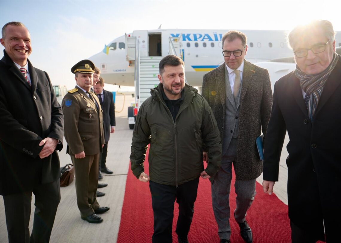 El presidente de Ucrania, Volodimir Zelenski, llega a Berlín para discutir un posible acuerdo de paz, a 14 de diciembre de 2025PRESIDENCIA DE UCRANIA