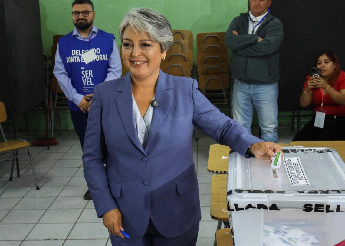 La candidata presidencial de la coalición de izquierda de Chile, Jeannette Jara, en la segunda vuelta de las elecciones presidencialesEuropa Press/Contacto/Cristobal Basaure Araya
