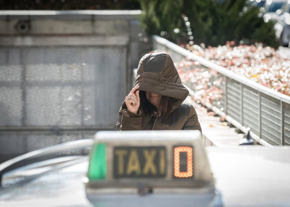 La exmilitante socialista Leire Díez a su salida de la Audiencia Nacional, a 13 de diciembre de 2025, en Madrid (España).Diego Radamés - Europa Press