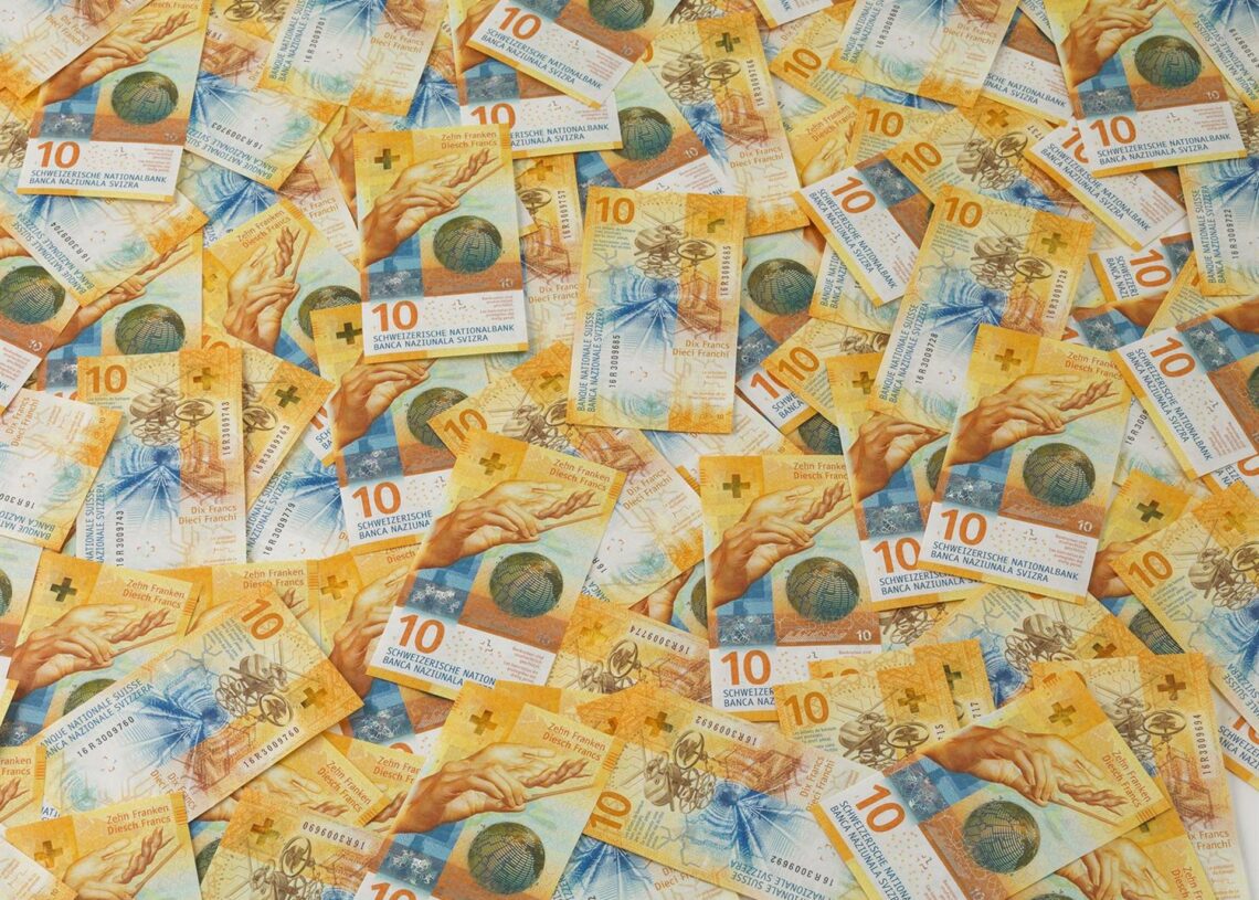 Archivo -    El nuevo billete de 10 francos suizos, emitido el año pasado por el Banco Nacional de Suiza (BNS), ha sido elegido como el mejor del mundo en 2017 por la Sociedad Internacional de Billetes de Banco (IBNS), organización sin ánimo de lucro fundSNB - Archivo
