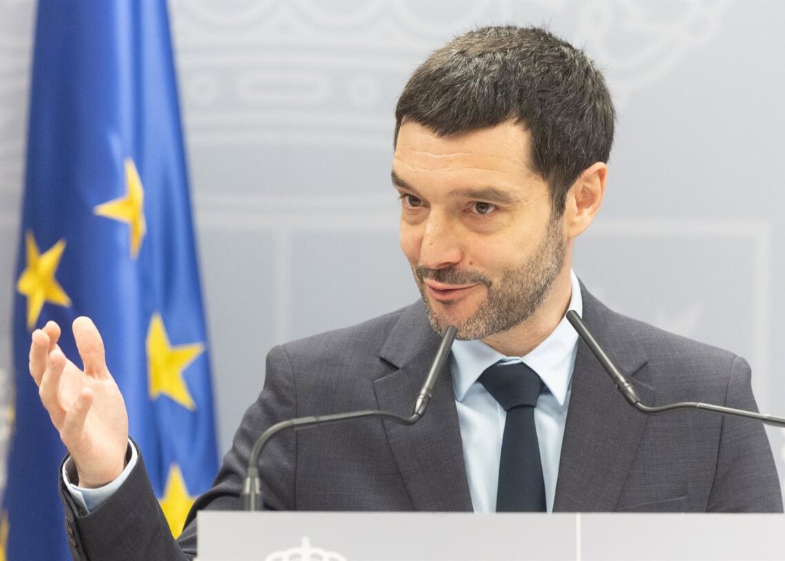 El ministro de Derechos Sociales, Consumo y Agenda 2030, Pablo Bustinduy, durante una rueda de prensa, a 15 de diciembre de 2025, en Madrid (España). Eduardo Parra - Europa Press