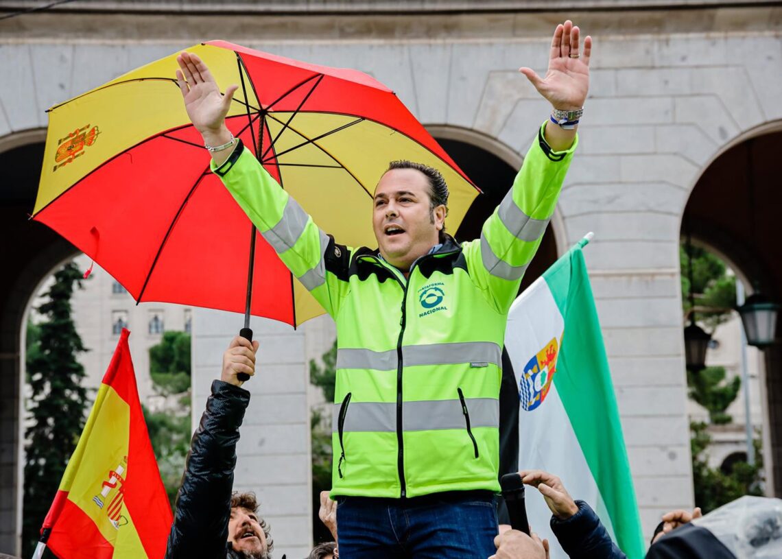 Archivo - El presidente de la Plataforma para la Defensa del Sector del Transporte de mercancías por Carretera, Manuel Hernández, durante una manifestación de transportistas, a 14 de noviembre de 2022Carlos Luján - Europa Press - Archivo